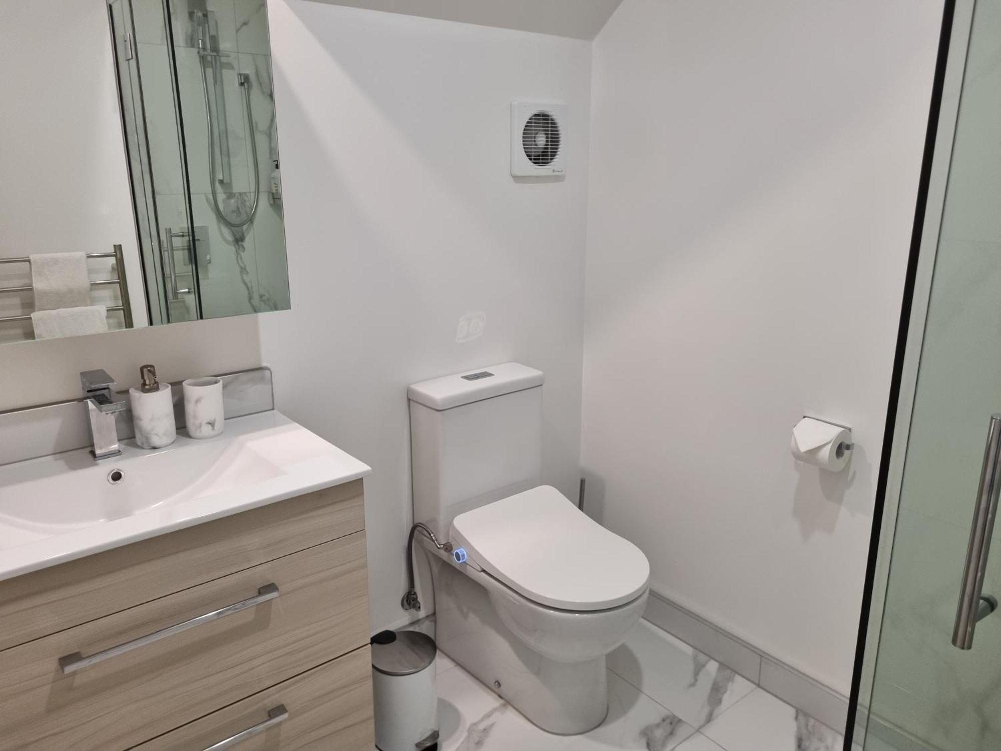 Apartamento Cloud Nine Elegant Escape Awaits Christchurch Exterior foto