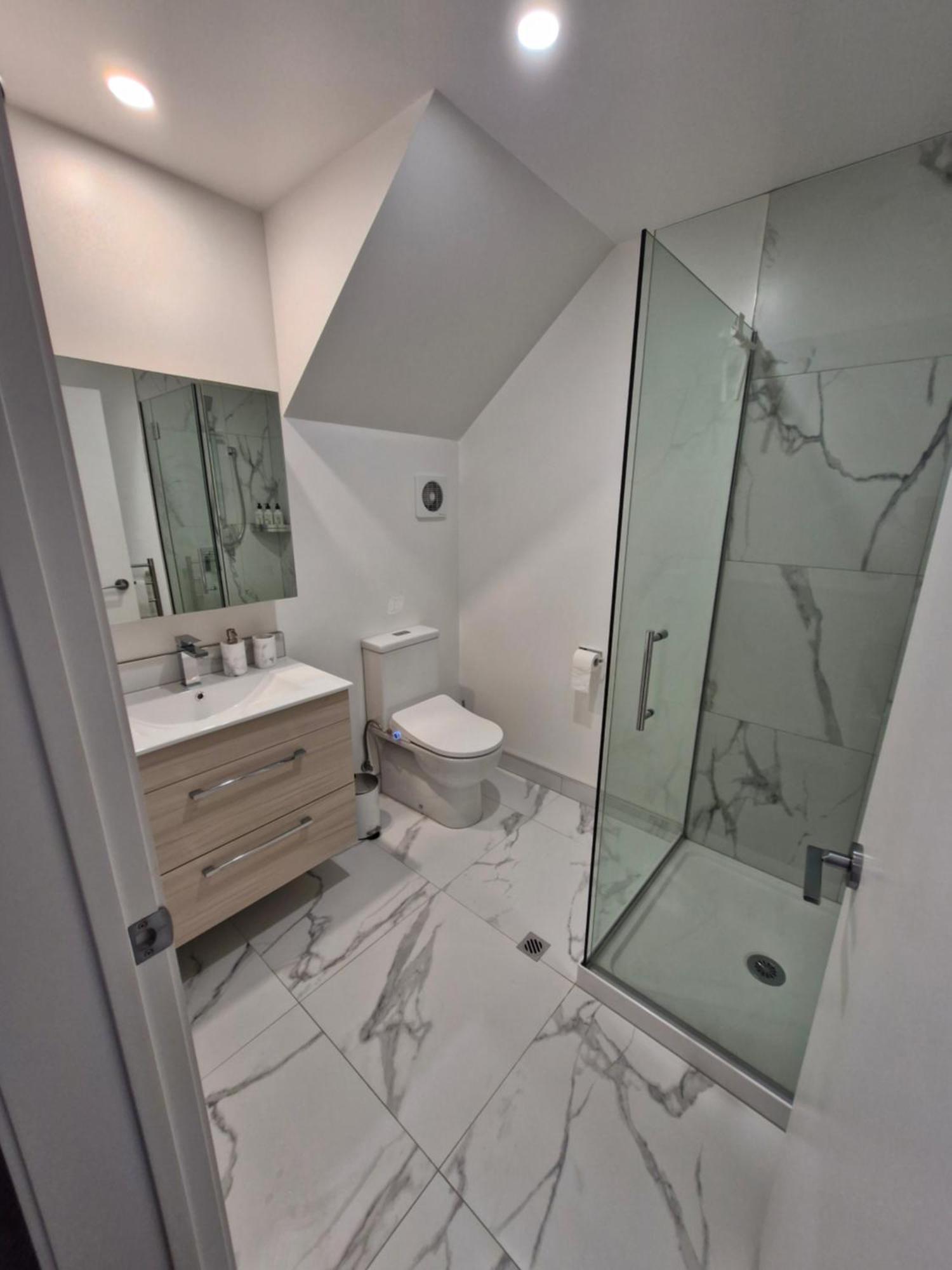 Apartamento Cloud Nine Elegant Escape Awaits Christchurch Exterior foto