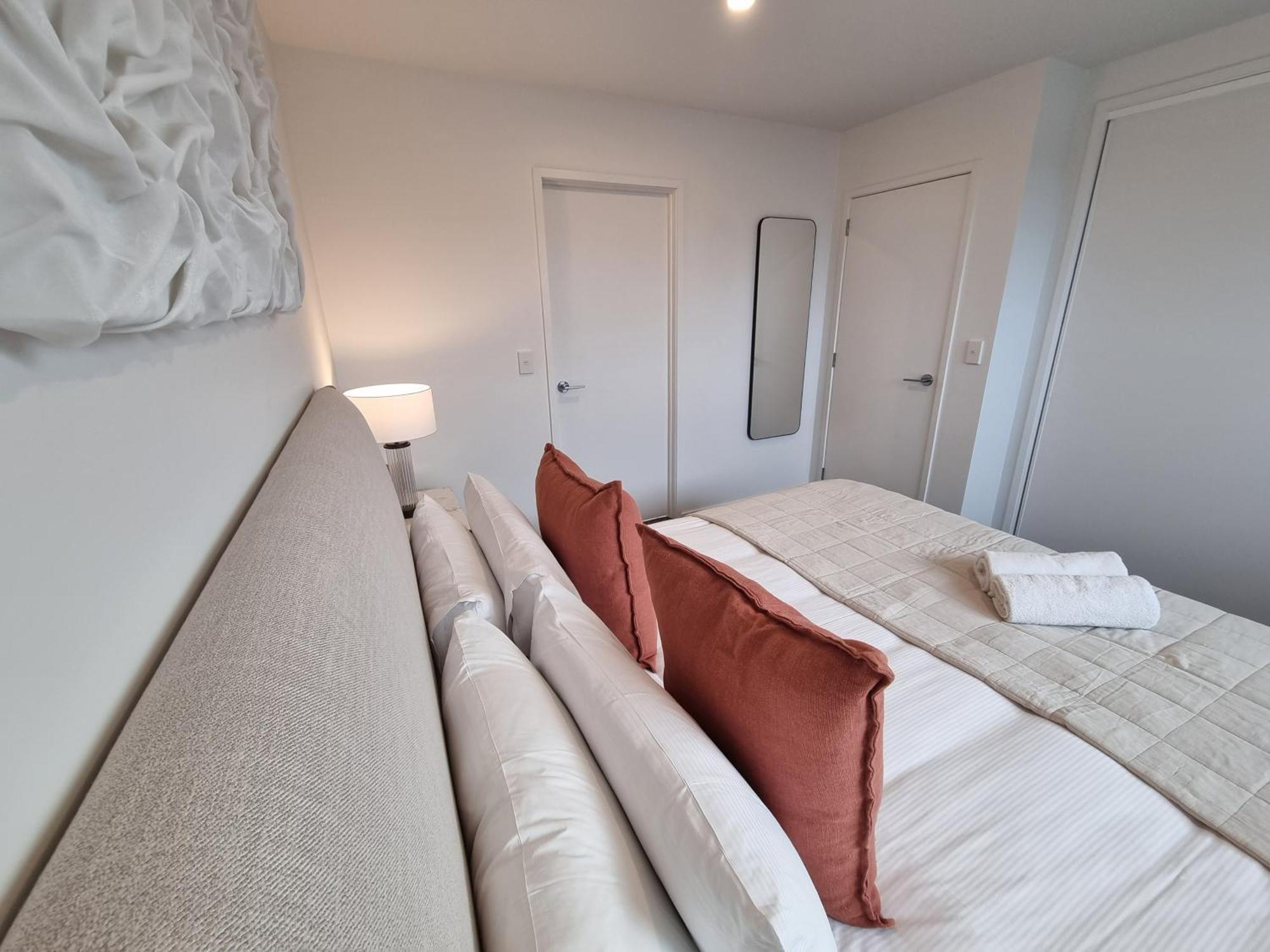 Apartamento Cloud Nine Elegant Escape Awaits Christchurch Exterior foto